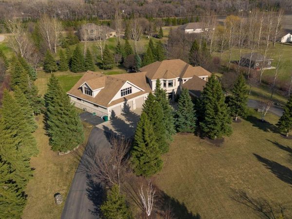 6351 DRIFTWOOD Drive, Grand Forks, ND 58201