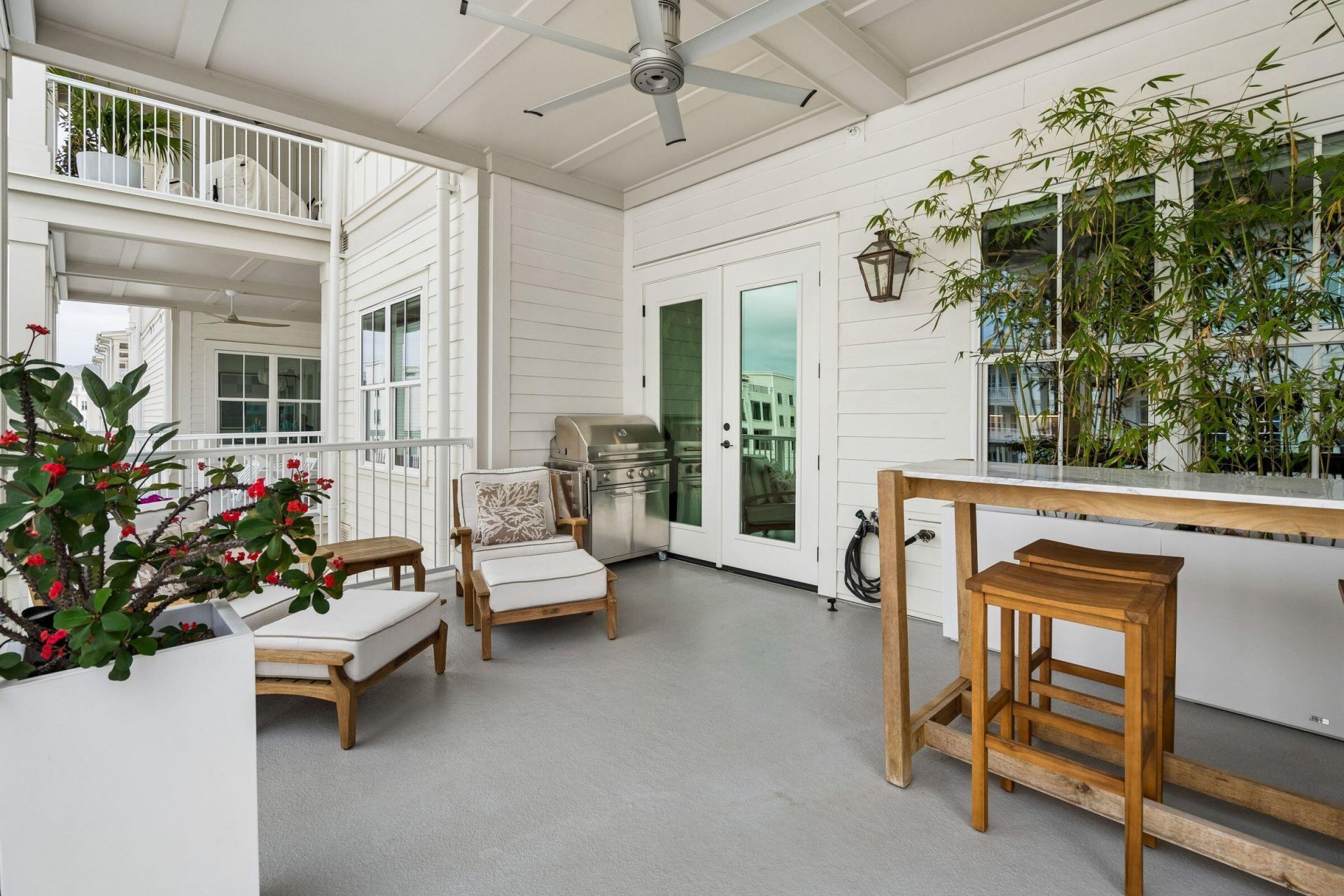 320 Longshore Street Photo 19