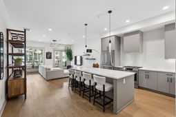 320 Longshore Street photo 4