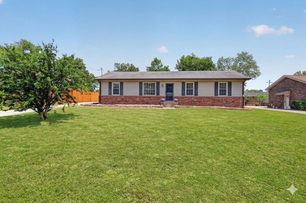 272 Wessington Pl N, Hendersonville, TN 37075 Main Photo