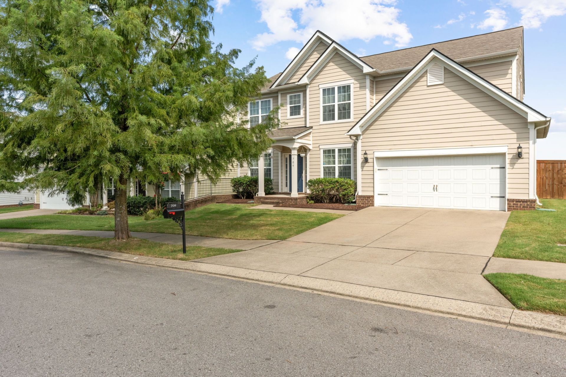 709 Wadestone Trl, Franklin, TN 37064 Main Photo