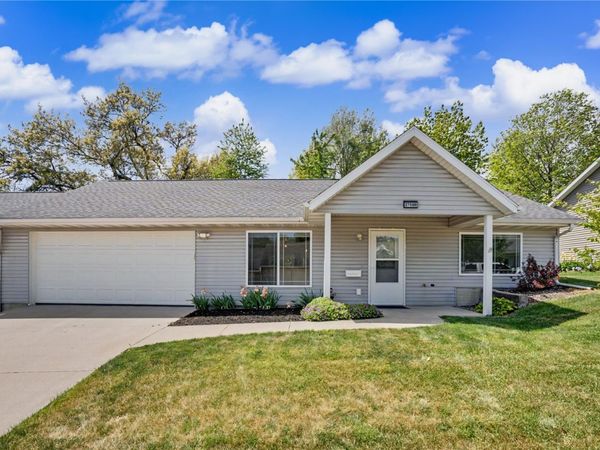 2758 O Avenue NW, Unit B, Cedar Rapids, IA 52405
