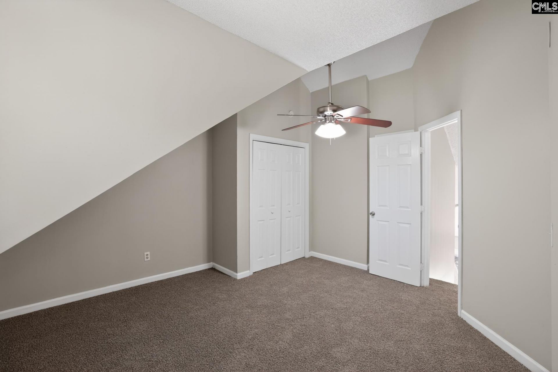 126 Village Walk Photo 16