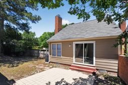 126 Village Walk photo 4