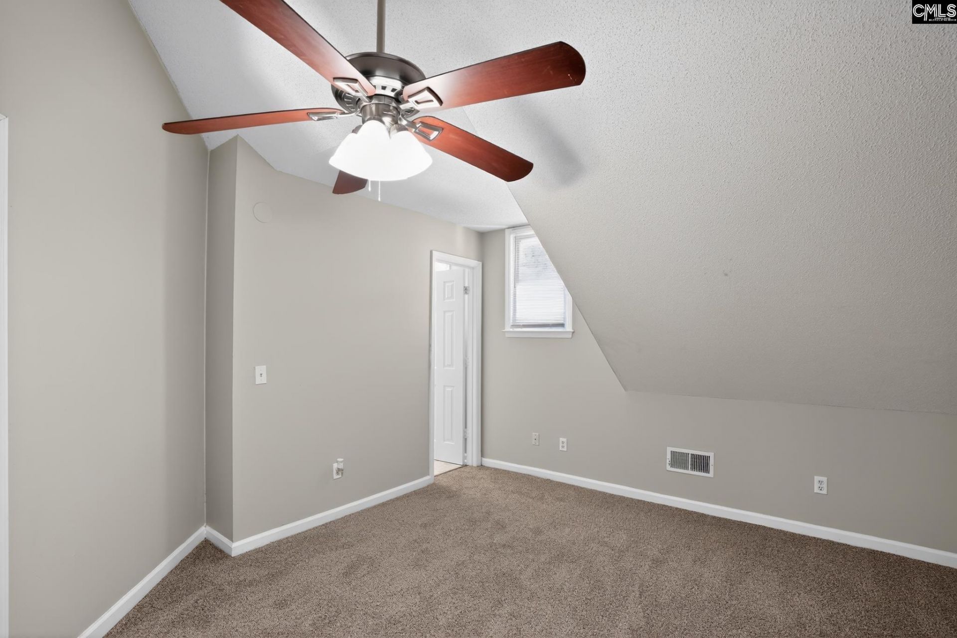 126 Village Walk Photo 30