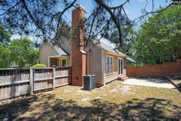 126 Village Walk photo 4