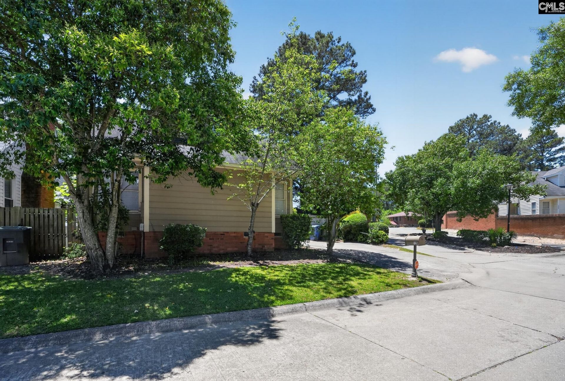 126 Village Walk Photo 7