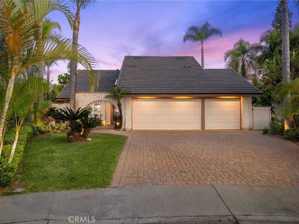 25232 Derby Circle, Laguna Hills, CA 92653