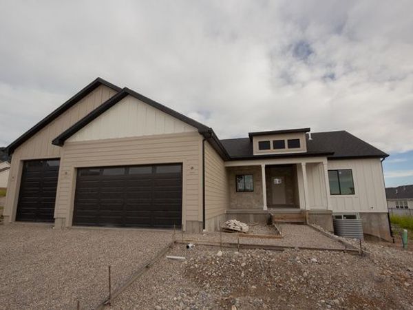 1112 E 50 N, Hyde Park, UT 84318