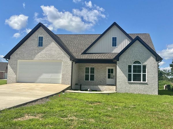 200 CHINKAPIN CV, Savannah, TN 38372