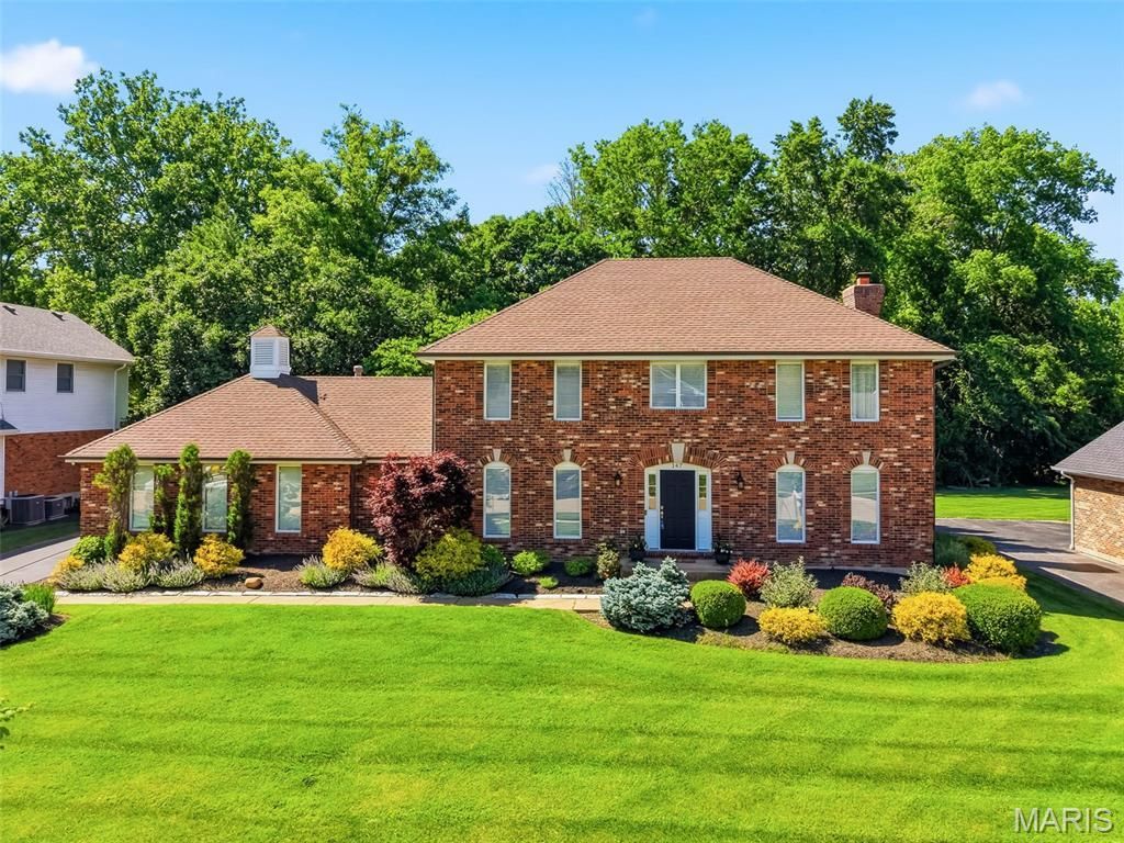 147 Saylesville Drive, Chesterfield, MO 63017 Main Photo