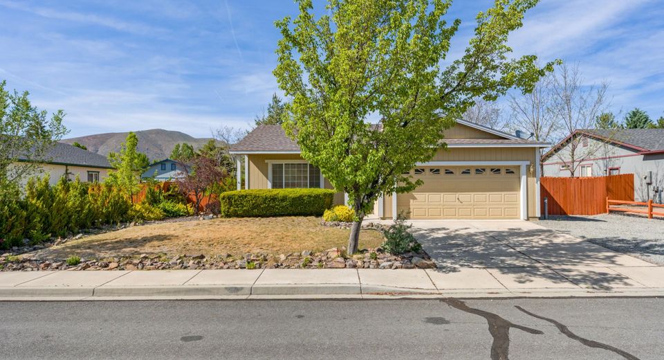 17617 Grand Valley Court, Reno, NV 89508 Photo