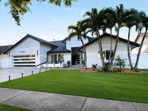 16183 NW 15th St, Pembroke Pines, FL 33028