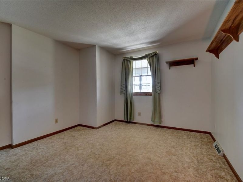 883 Basel Street, Sugarcreek, OH 44681 Photo 14