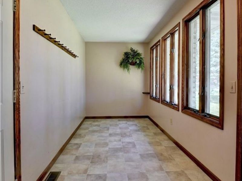 883 Basel Street, Sugarcreek, OH 44681 Photo 16