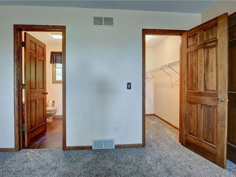883 Basel Street, Sugarcreek, OH 44681 Photo 24