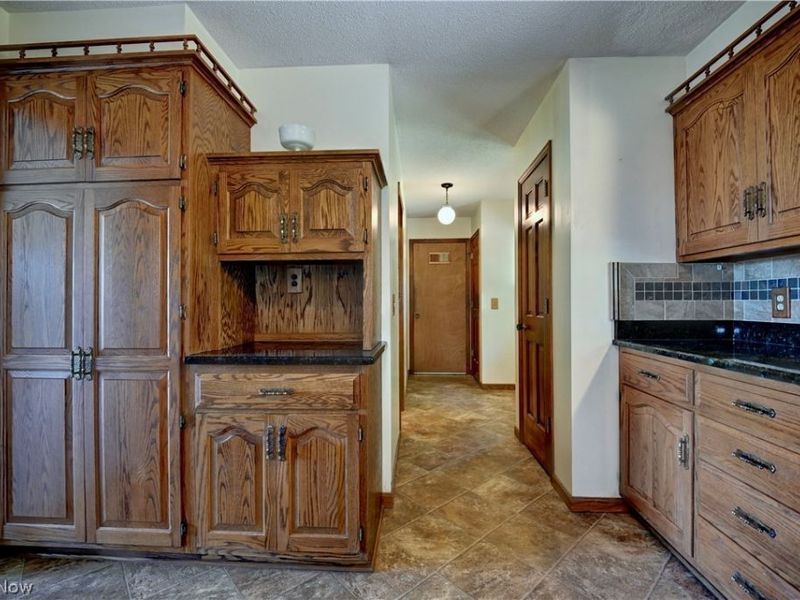 883 Basel Street, Sugarcreek, OH 44681 Photo 5