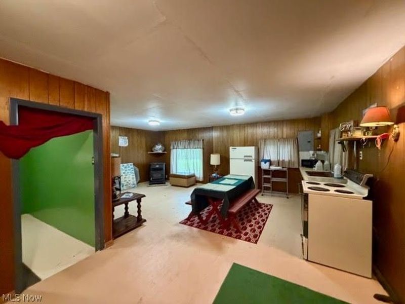 6019 Arrowhead Drive, Cortland, OH 44410 Photo 3