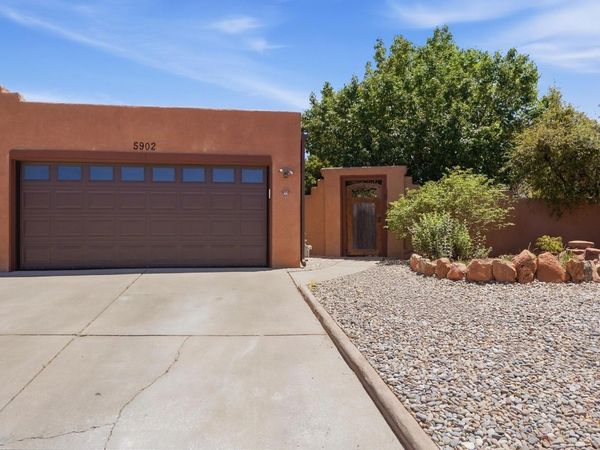 5902 Azuelo Avenue NW, Albuquerque, NM 87120