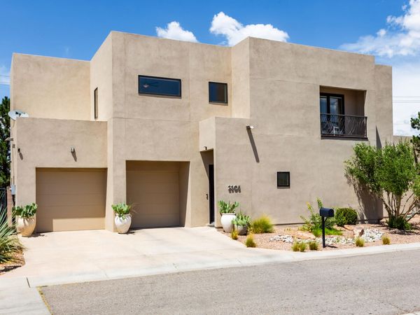 2305 Mananitas Lane NW, Albuquerque, NM 87104