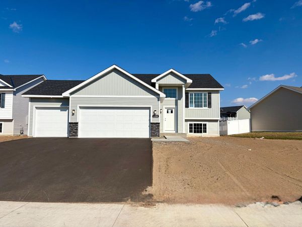 1404 Woods Road NE, Isanti, MN 55040