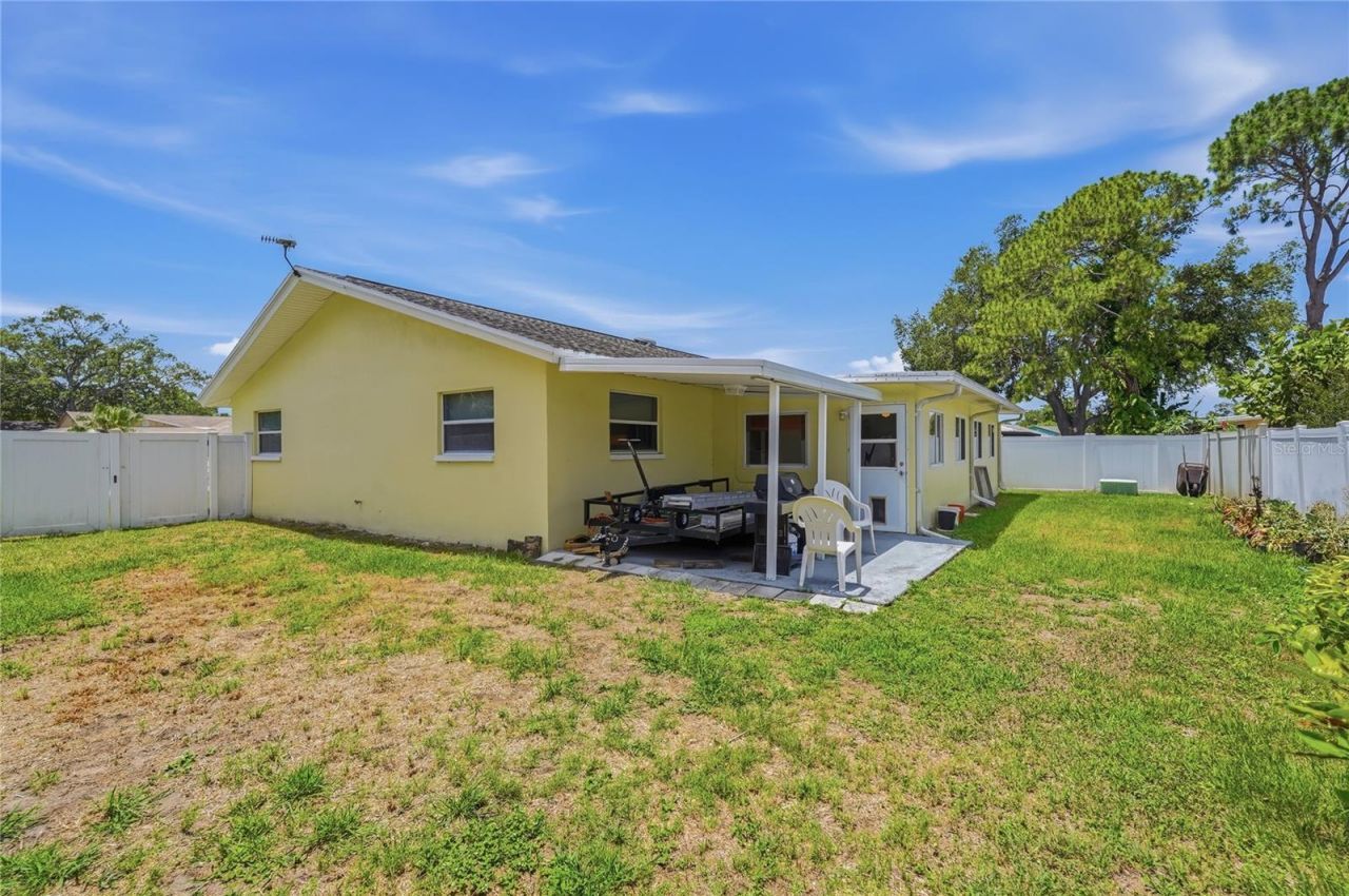 1634 Dale Circle N, Dunedin, FL 34698 Photo