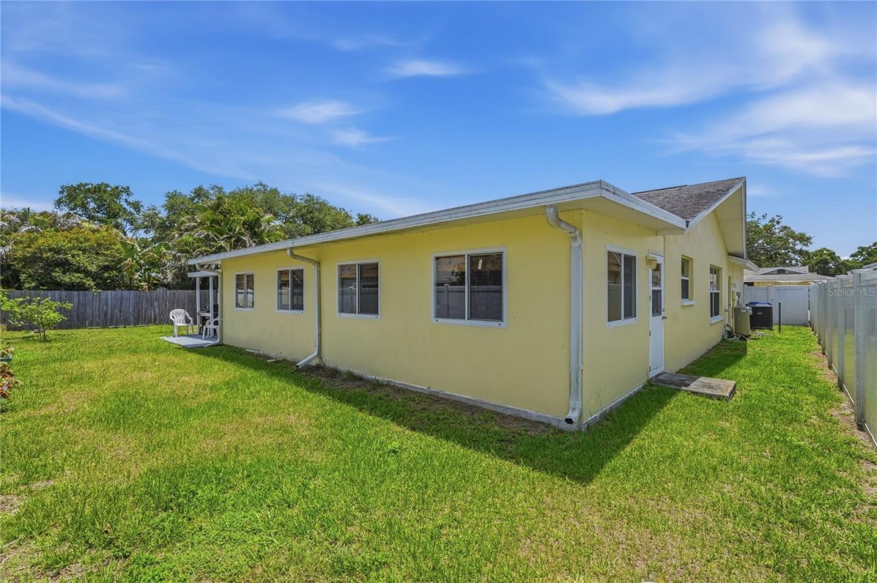 1634 Dale Circle N, Dunedin, FL 34698 Photo