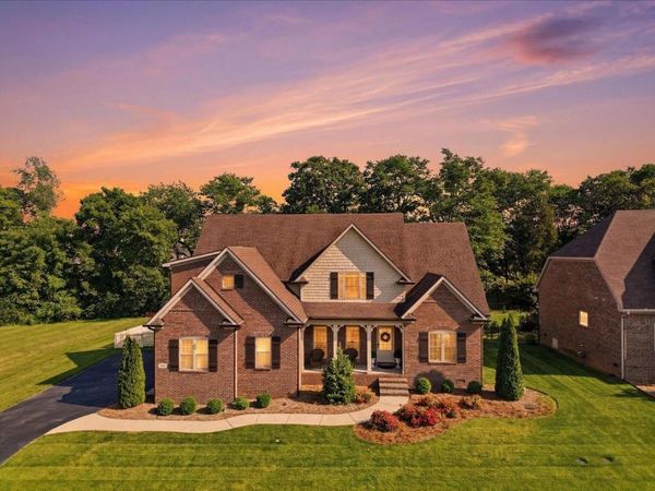 1108 Hunters Pointe Lane , Bowling Green, KY 42104
