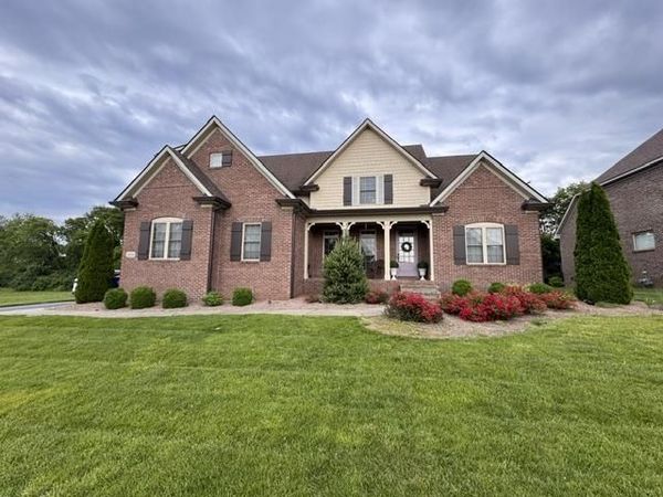 1108 Hunters Pointe Lane , Bowling Green, KY 42104