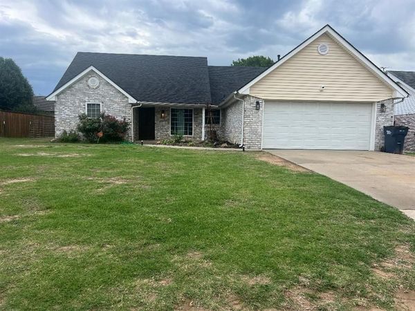 2912 Eastgate Drive, Seminole, OK 74868