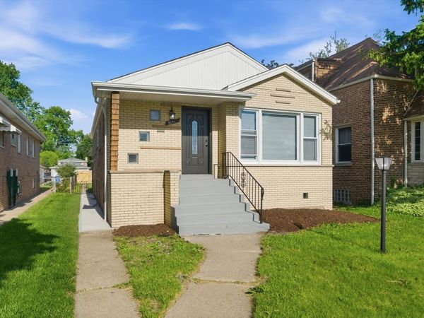 8243 S Wabash Avenue , Chicago, IL 60619