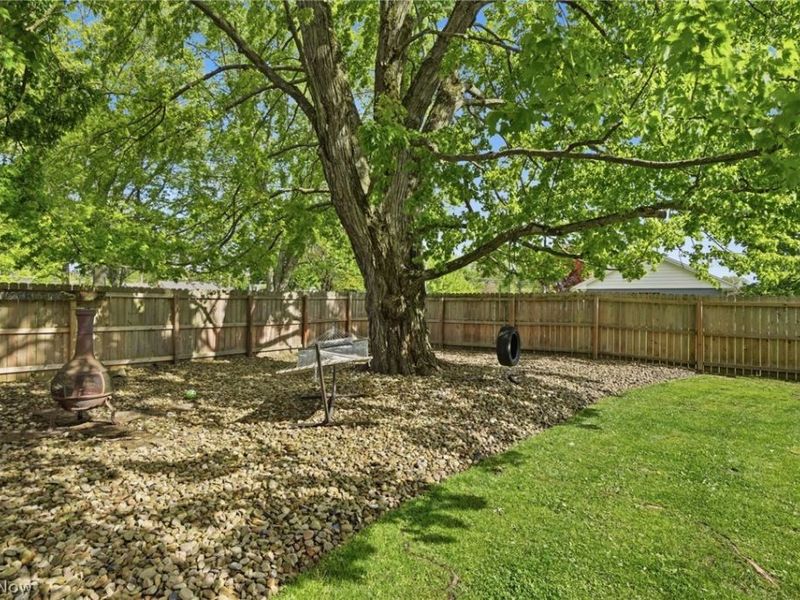175 Henn Hyde Road NE, Howland, OH 44484 Photo 10