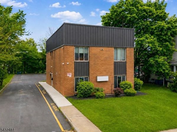 38 N Gaston Ave, Somerville, NJ 08876