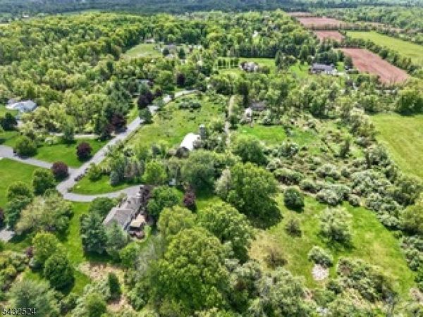 499 Edgewood Rd, Readington, NJ 08889