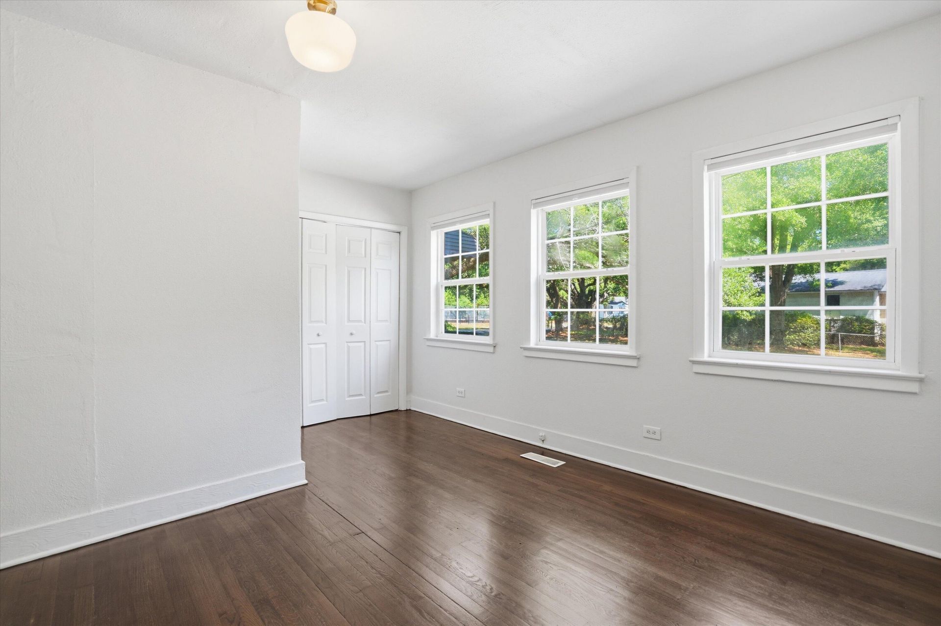 2679 Olympia Avenue Photo 14