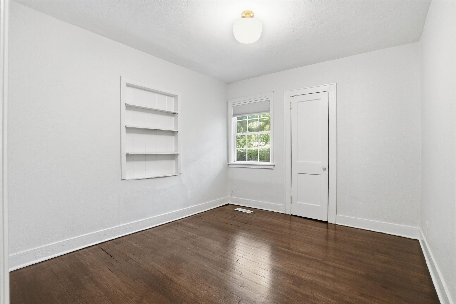 2679 Olympia Avenue Photo 15