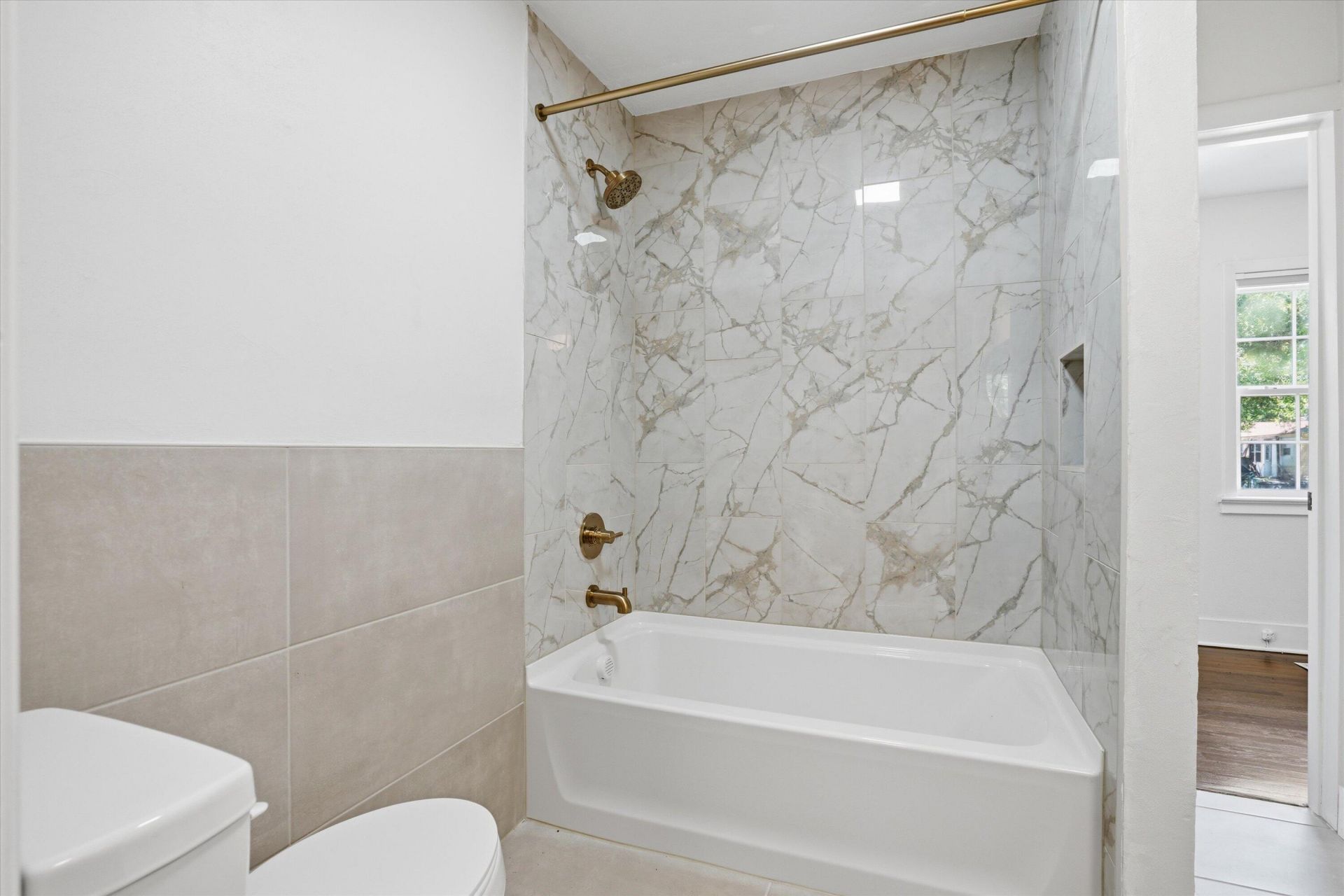 2679 Olympia Avenue Photo 17