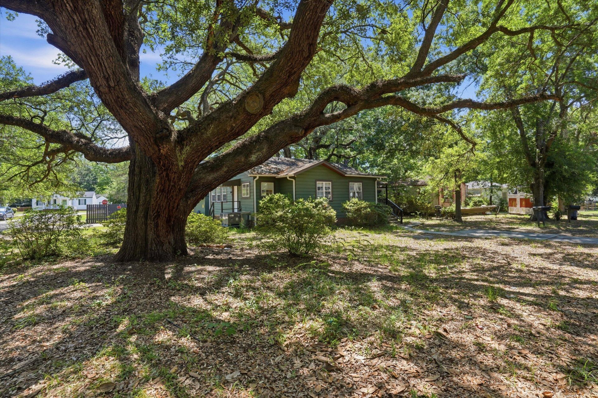 2679 Olympia Avenue Photo 7