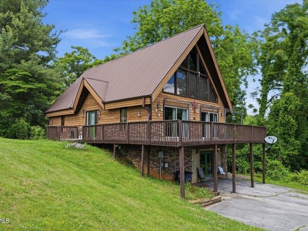 1027 Fain Avenue, Kingsport, TN 37660