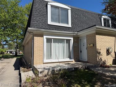 29828 CITY CENTER # 1 Drive, Warren, MI 48093