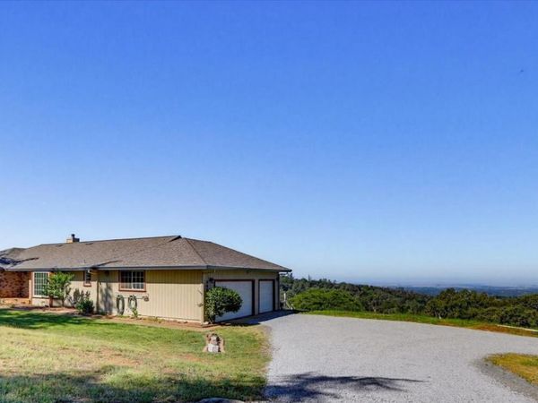 8422 Memory Ln, Auburn, CA 95603