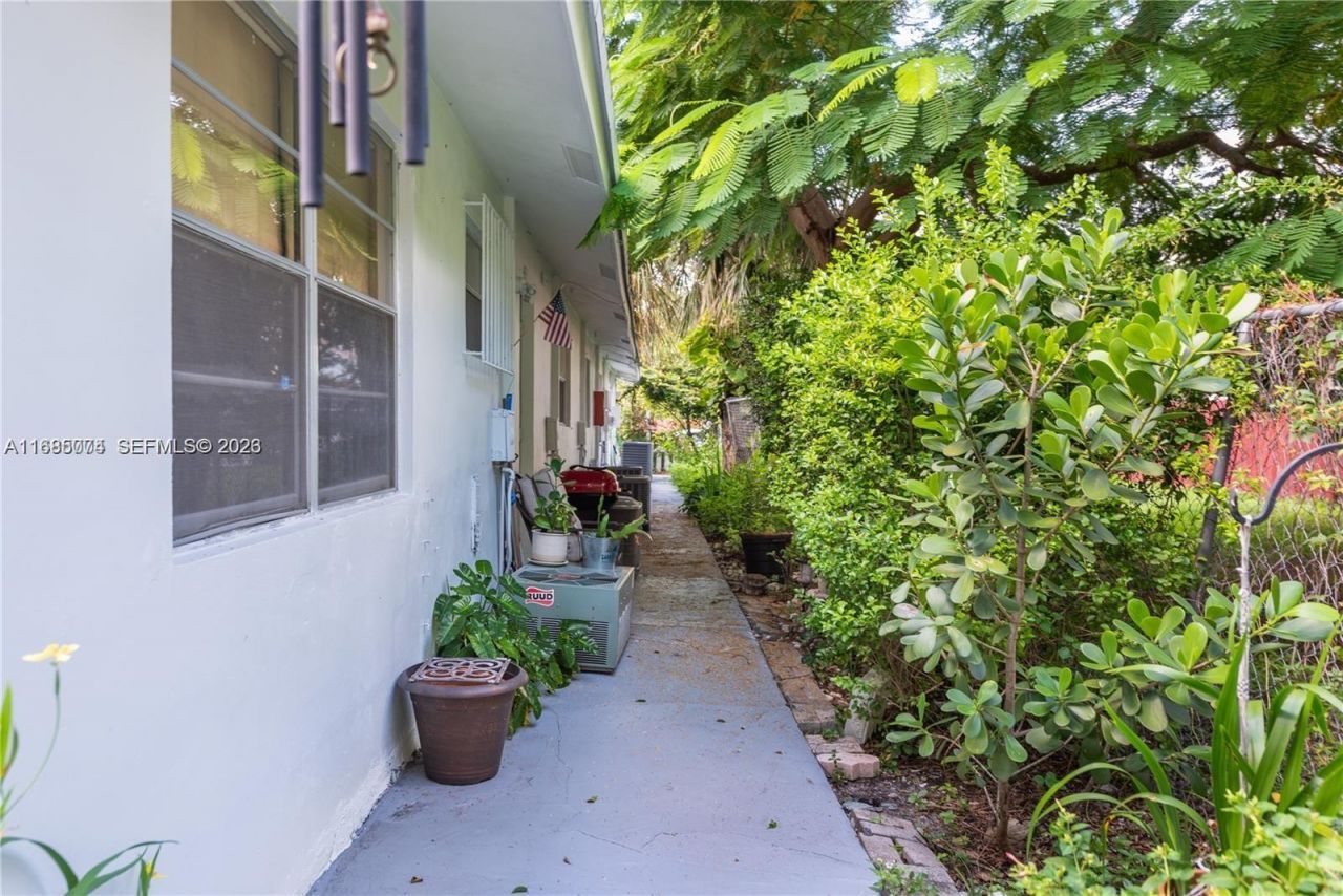 1106 NE 5th Ave, Fort Lauderdale, FL 33304 Photo