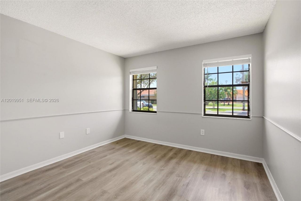 8359 NW 189th St Rd , Hialeah, FL 33015 Photo