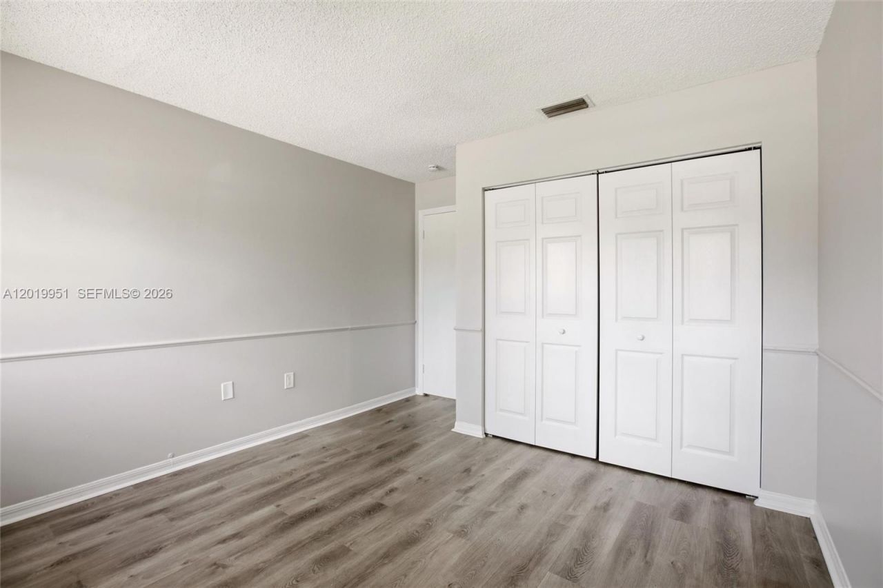 8359 NW 189th St Rd , Hialeah, FL 33015 Photo
