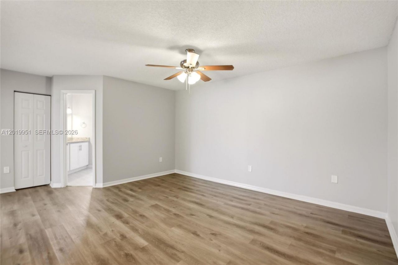 8359 NW 189th St Rd , Hialeah, FL 33015 Photo