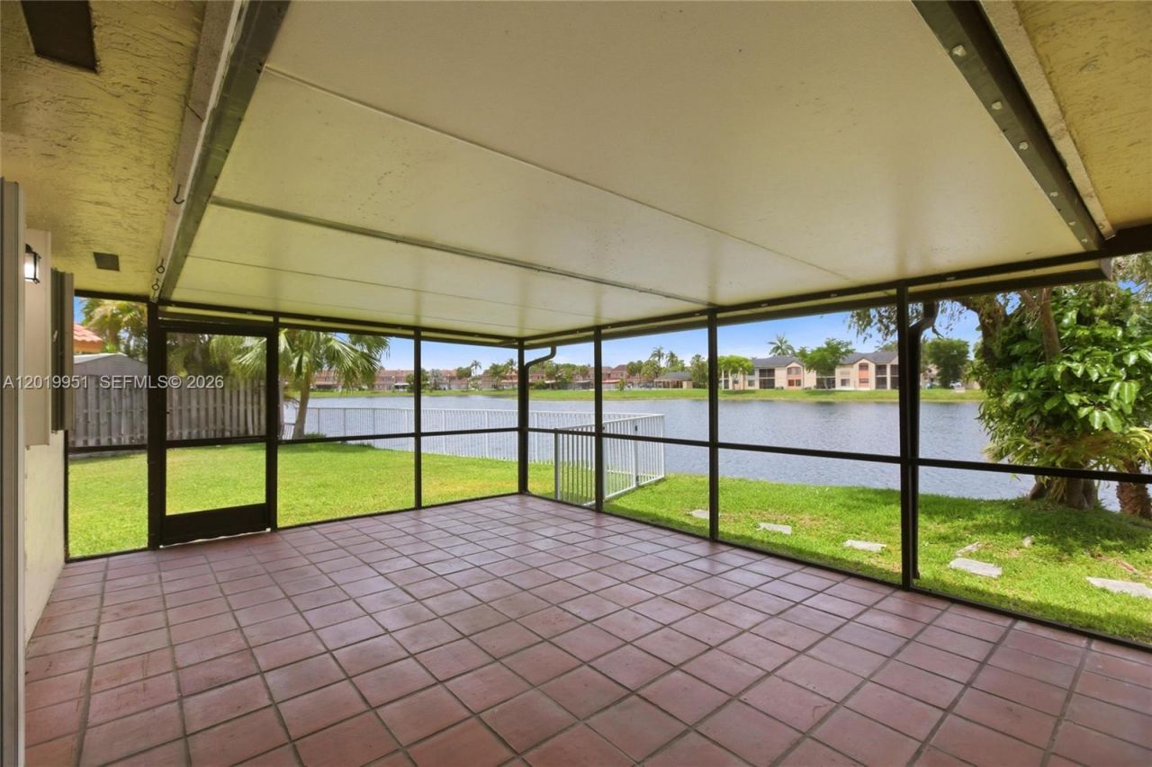 8359 NW 189th St Rd , Hialeah, FL 33015 Photo