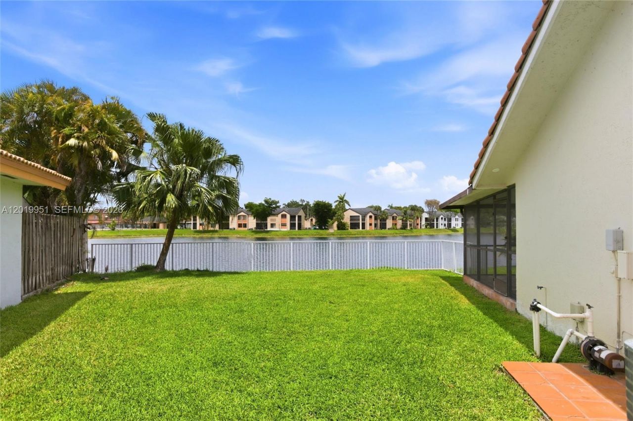 8359 NW 189th St Rd , Hialeah, FL 33015 Photo