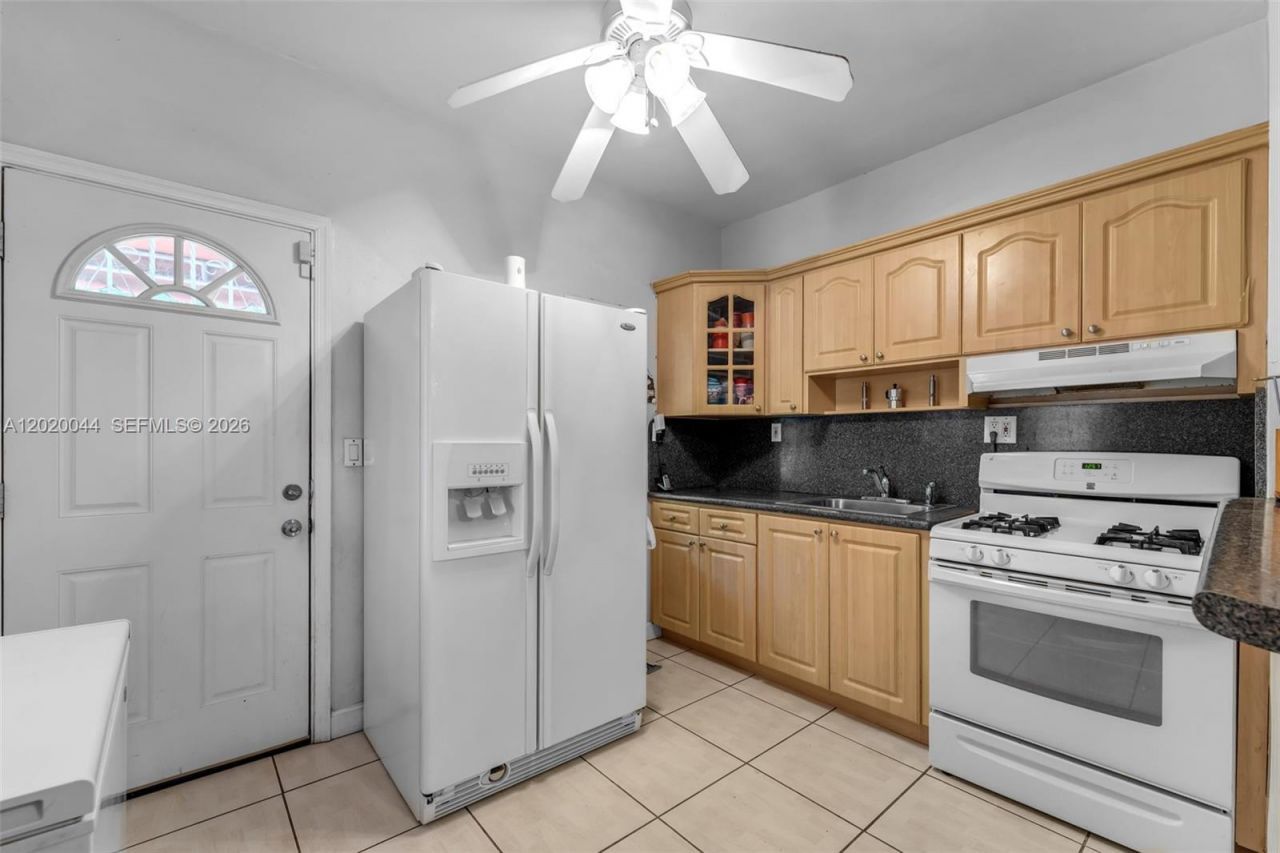 28 NE 48th St , Miami, FL 33137 Photo