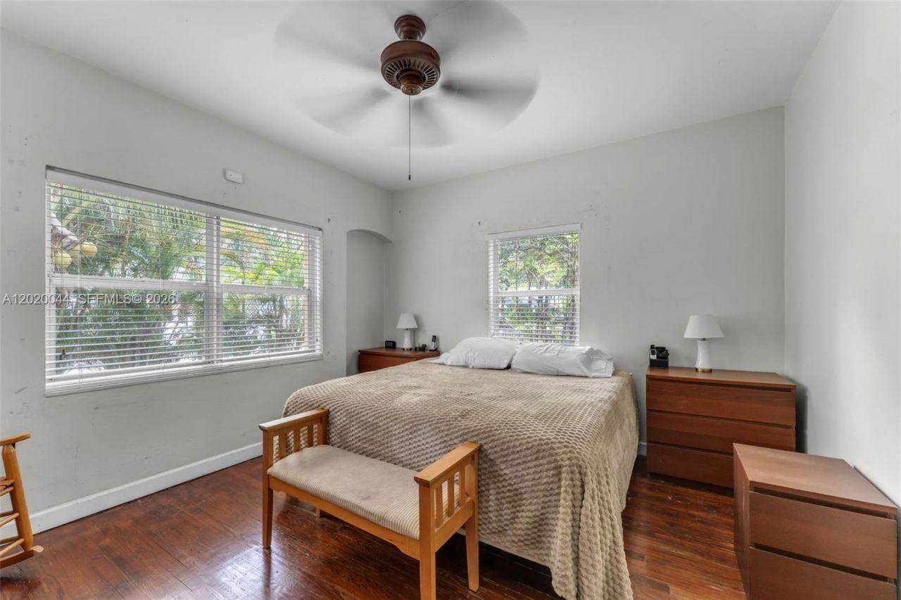 28 NE 48th St , Miami, FL 33137 Photo