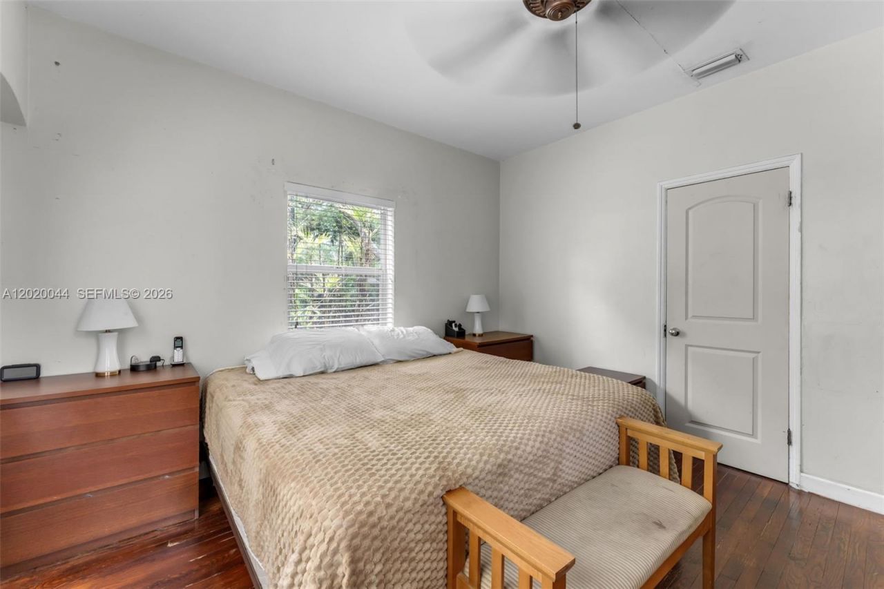 28 NE 48th St , Miami, FL 33137 Photo